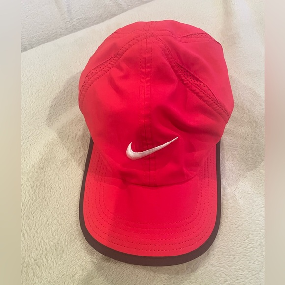Nike Red Running Hat - Picture 1 of 5